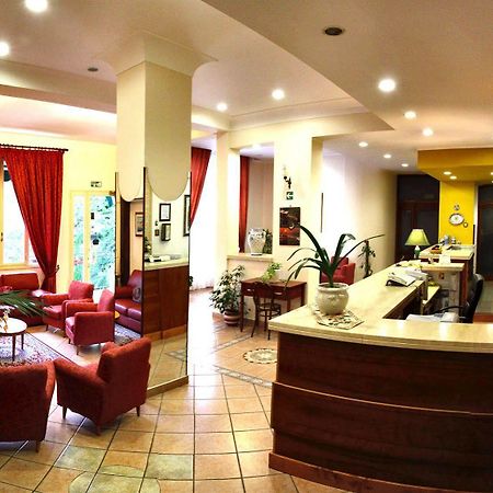 Hotel Mediterraneo Чефалу Екстериор снимка
