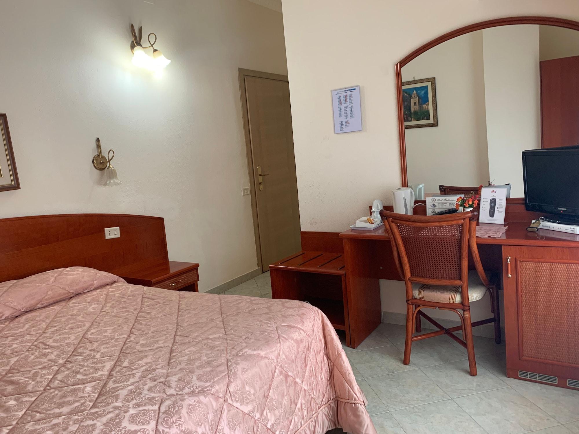 Hotel Mediterraneo Чефалу Екстериор снимка