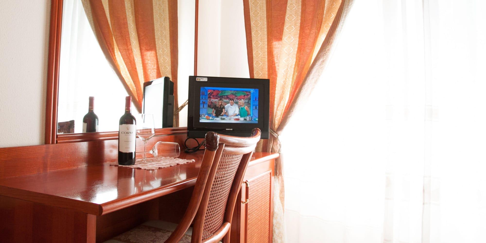 Hotel Mediterraneo Чефалу Екстериор снимка