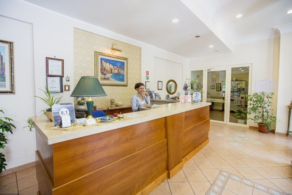 Hotel Mediterraneo Чефалу Екстериор снимка