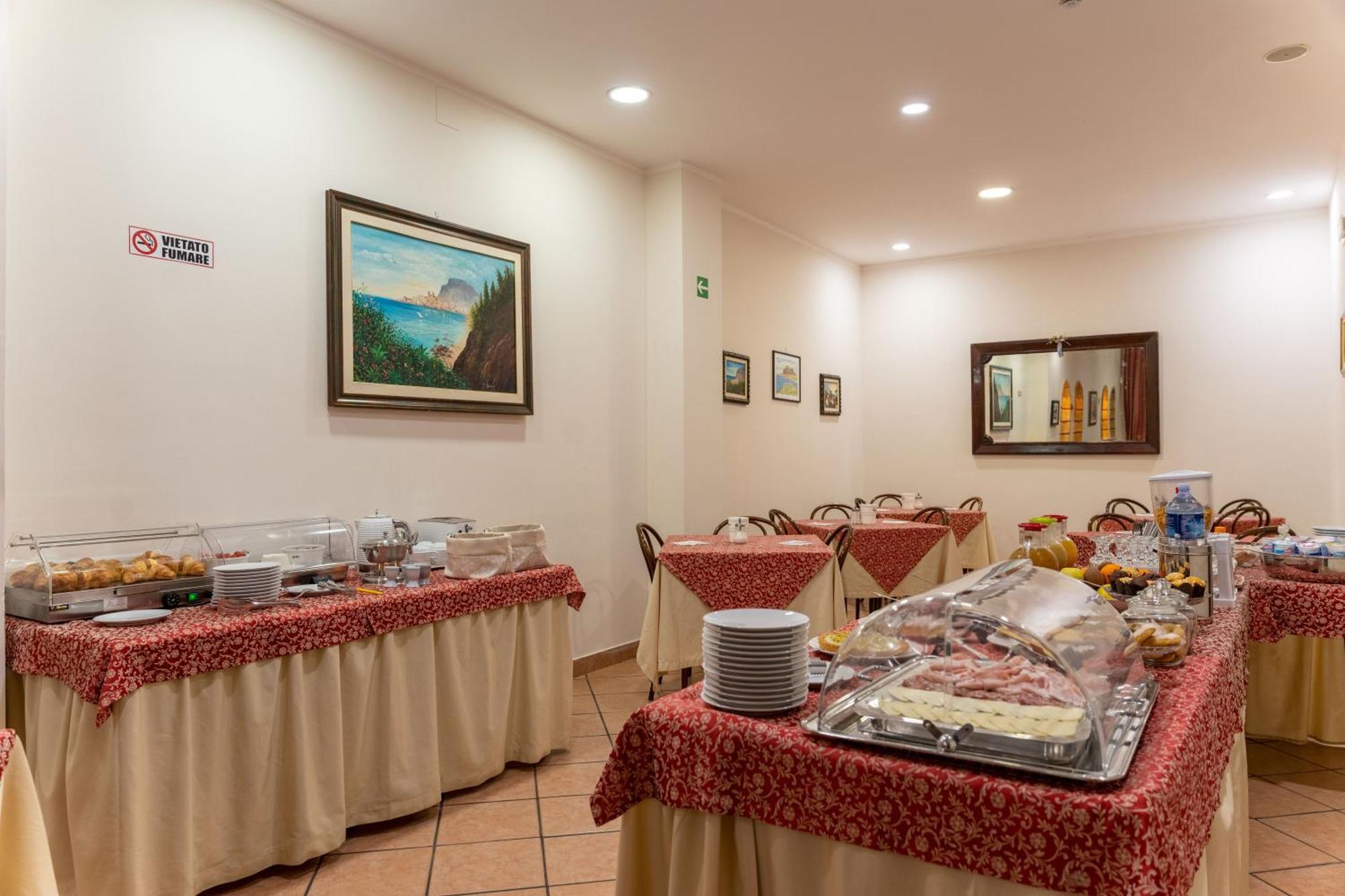 Hotel Mediterraneo Чефалу Екстериор снимка
