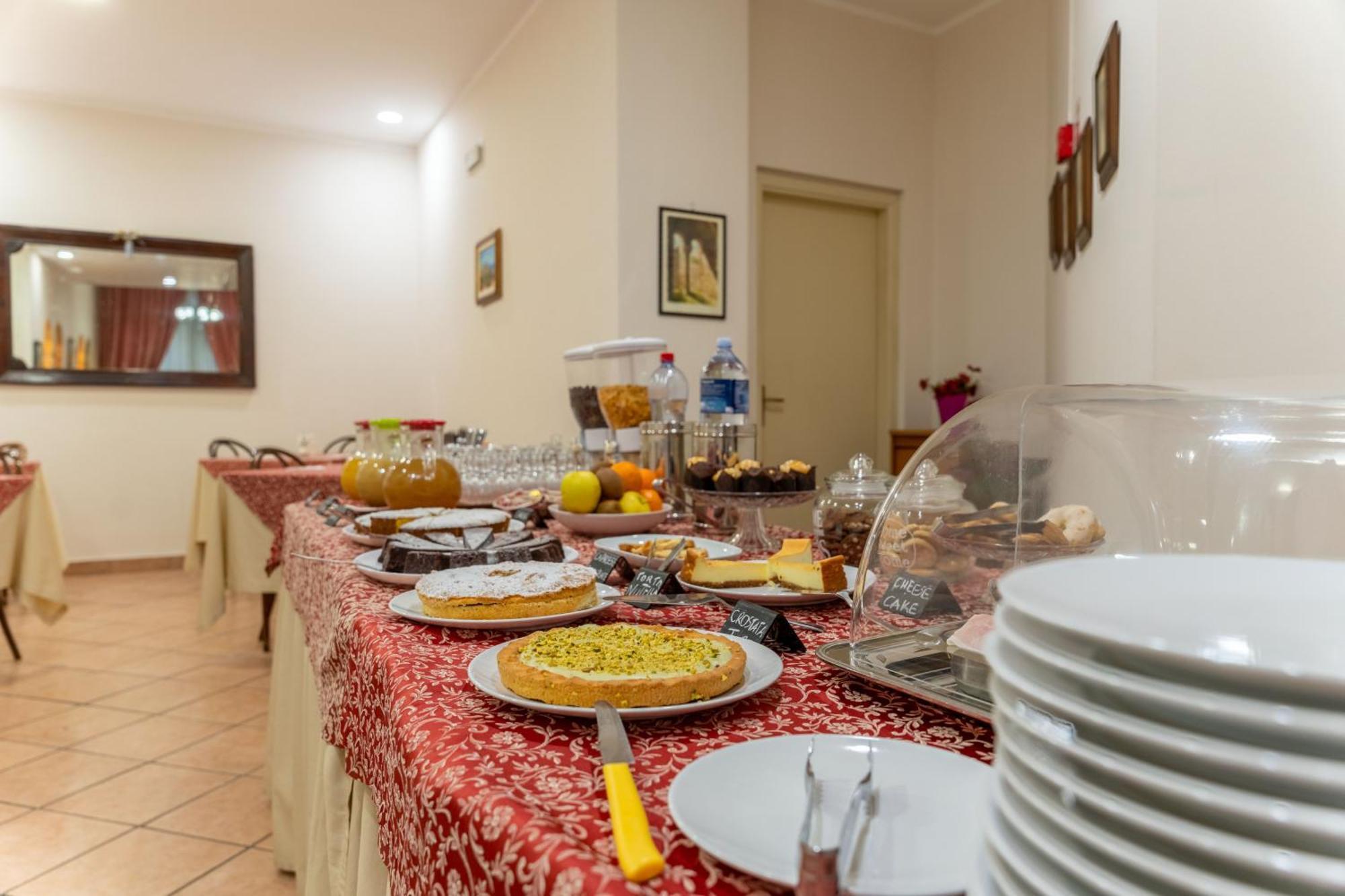 Hotel Mediterraneo Чефалу Екстериор снимка