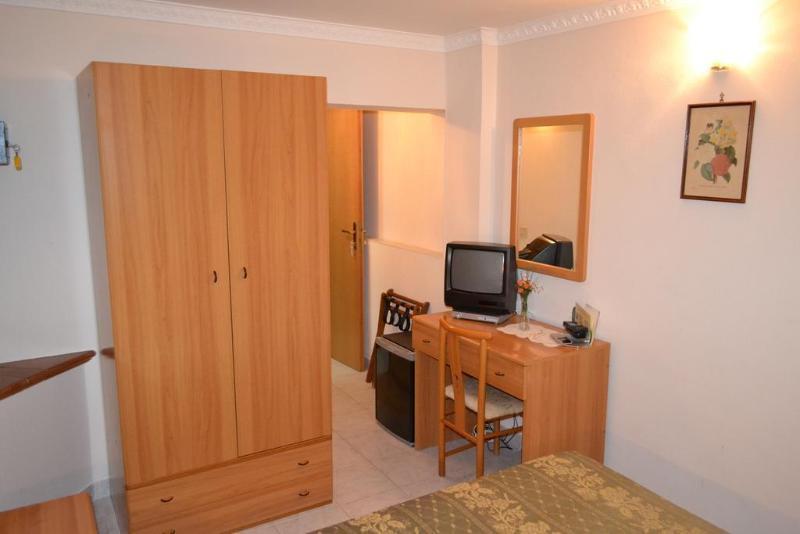 Hotel Mediterraneo Чефалу Екстериор снимка