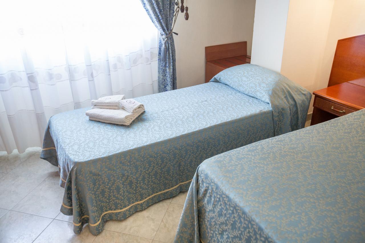 Hotel Mediterraneo Чефалу Екстериор снимка